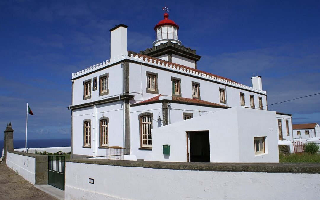 Ponta da Ferraria Lighthouse