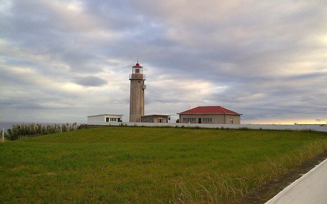 Ponta Garça Lighthouse